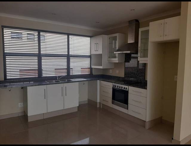2 BEDROOM APARTMENT FOR SALE IN HILLCREST CENTRAL